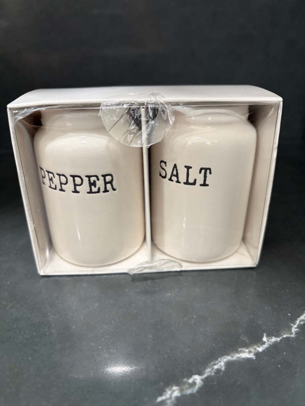 Salt & Pepper Ceramic Shakers Set - Cream